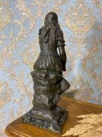 Vidēji liela sievietes figūra ar marmora pamatni (370) - Image 7