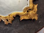 Grezns Antīka Stila Sienas Spogulis ar Fasetu Zeltītā Rokoko Rāmī (antique gold bevelled wall mirror) — Spoguļu un interjera māksla, (6427) - Image 4