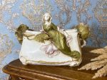 Royal dux porcelāna trauks ar figūru, vidēja izmēra (373) - Image 2