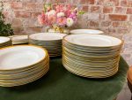 "Limoges" porcelāna pusdienu servīze ar bagātīgu zeltījumu ("Limoges" France porcelain dinner service with gold band) (2536) - Image 6