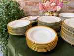 "Limoges" porcelāna pusdienu servīze ar bagātīgu zeltījumu ("Limoges" France porcelain dinner service with gold band) (2536) - Image 7