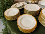 "Limoges" porcelāna pusdienu servīze ar bagātīgu zeltījumu ("Limoges" France porcelain dinner service with gold band) (2536) - Image 5