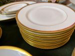 "Limoges" porcelāna pusdienu servīze ar bagātīgu zeltījumu ("Limoges" France porcelain dinner service with gold band) (2536) - Image 13