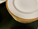 "Limoges" porcelāna pusdienu servīze ar bagātīgu zeltījumu ("Limoges" France porcelain dinner service with gold band) (2536) - Image 14