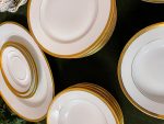 "Limoges" porcelāna pusdienu servīze ar bagātīgu zeltījumu ("Limoges" France porcelain dinner service with gold band) (2536) - Image 11