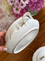 neliela izmēra porcelāna terīne ar vāku, baltā/zelta krāsā (5898) - Image 6