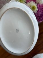 neliela izmēra porcelāna terīne ar vāku, baltā/zelta krāsā (5898) - Image 10