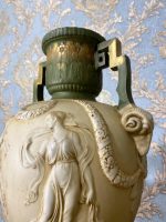 Lielas porcelāna vāzes, bēšā, zaļā un zelta krāsā, 2 gab (377) - Image 7