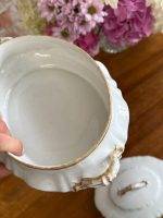 neliela izmēra porcelāna terīne ar vāku, baltā/zelta krāsā (5898) - Image 9