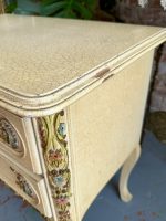 Gaišas Krāsas Kumode ar 2 Atvilknēm, Maza-Vidēja Lieluma (4037) - Image 10