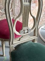 Koka krēslu komplekts ar līras atzveltni un samtu — Luija XVI stilā (Set of 6 Painted Wood Lyre-Back Chairs) (6481) - Image 10