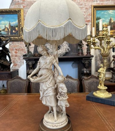 Bordlampe med figurer, tung, mellemstor (4152)