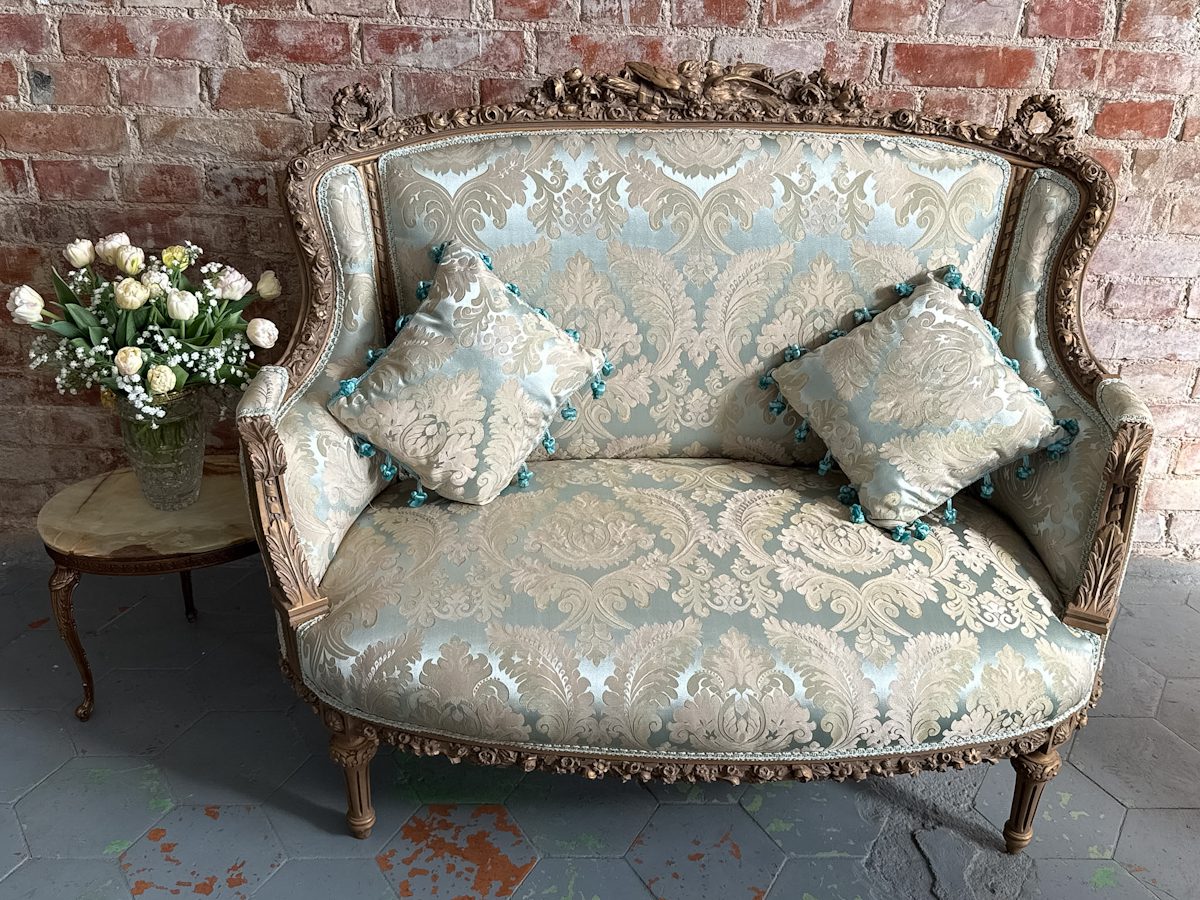 Luksuriøs to-personers sofa i blå nuancer — Louis XV rokoko Luksuriøs to-personers sofa i blå nuancer — Louis XV rokoko-stil, (Antik