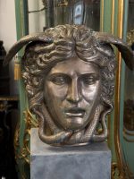 Set — Bronzefigur ''Medusa'' in Silberton + Betonsäule/Sockel (6314) – Bild 13