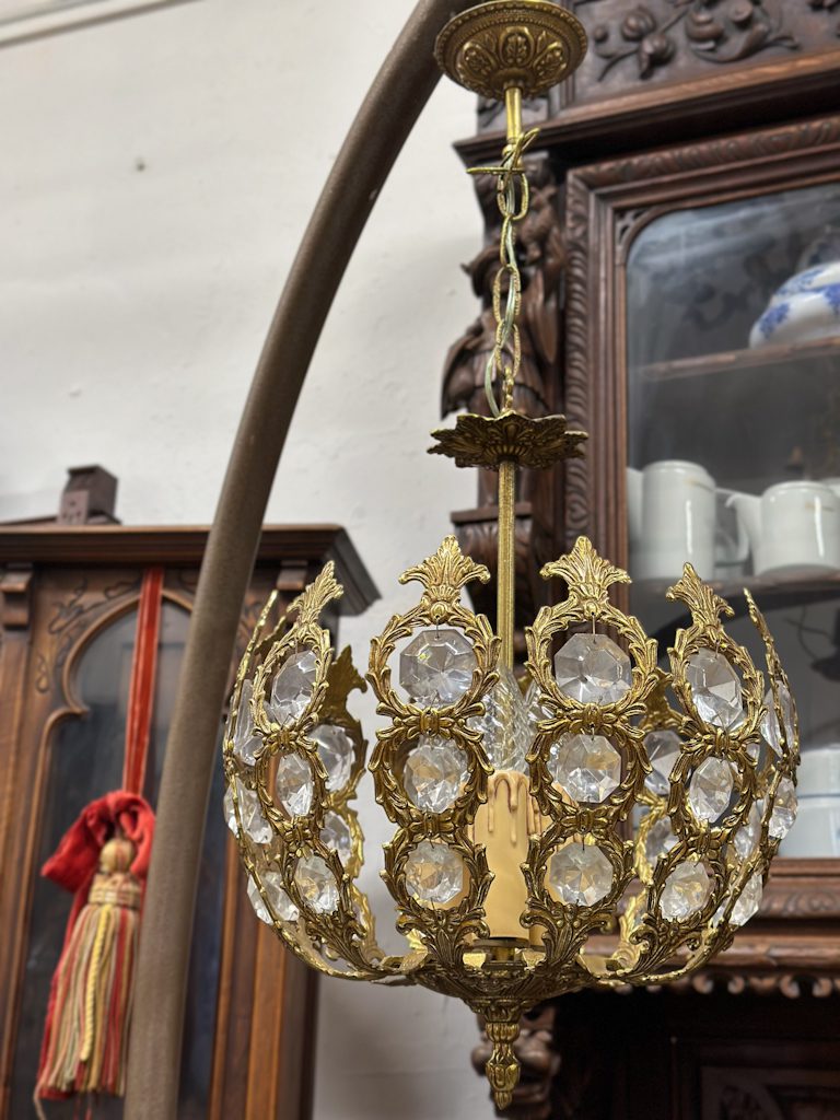 Interesantas Formas Lampa ar 3 Spuldzēm, Viegla Pēc Svara (5289) - Image 1