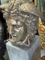 Set — Bronzefigur ''Medusa'' in Silberton + Betonsäule/Sockel (6314) – Bild 17