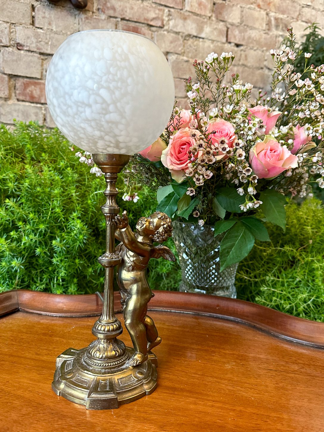 Bordlampe med engel, lille størrelse (3787) Bordlampe med engel, lille størrelse (3787)
