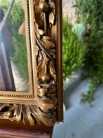 Grezns zeltīts antīks attēla rāmis ar stiklu un lentes vijuma kroni — historisma stilā (gilt picture frame) (3840) - Image 13