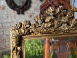 Grezns zeltīts antīks attēla rāmis ar stiklu un lentes vijuma kroni — historisma stilā (gilt picture frame) (3840) - Image 6