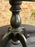 Melns koka galdiņš ar metāla apkalumu — Maoru stilā (Small Black Moorish Side Table) (7069) - Image 11