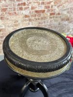 Melns koka galdiņš ar metāla apkalumu — Maoru stilā (Small Black Moorish Side Table) (7069) - Image 3