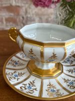 Porcelāna zupas trauks (bouillon cup) ar apakššķīvi, roku apgleznots — Limožas porcelāns, Francija, ap 1880.–1920. gads (5909) - Image 9