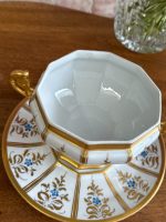 Porcelāna zupas trauks (bouillon cup) ar apakššķīvi, roku apgleznots — Limožas porcelāns, Francija, ap 1880.–1920. gads (5909) - Image 10