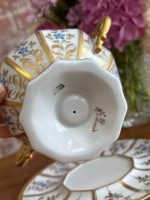 Porcelāna zupas trauks (bouillon cup) ar apakššķīvi, roku apgleznots — Limožas porcelāns, Francija, ap 1880.–1920. gads (5909) - Image 7