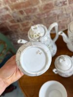Antīka porcelāna tējas un kafijas servīze 11 personām ar divām tējkannām (Antiquarian Porcelain Tea & Coffee Service for 11 Persons) (5966) - Image 15