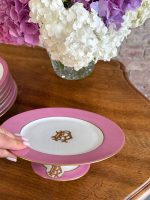 Antīka Francijas rozā porcelāna deserta servīze ar monogrammu — Vve J. Mourlot, Paris (Antique French porcelain dessert set with pink borders and gold monogram) (5965) - Image 4
