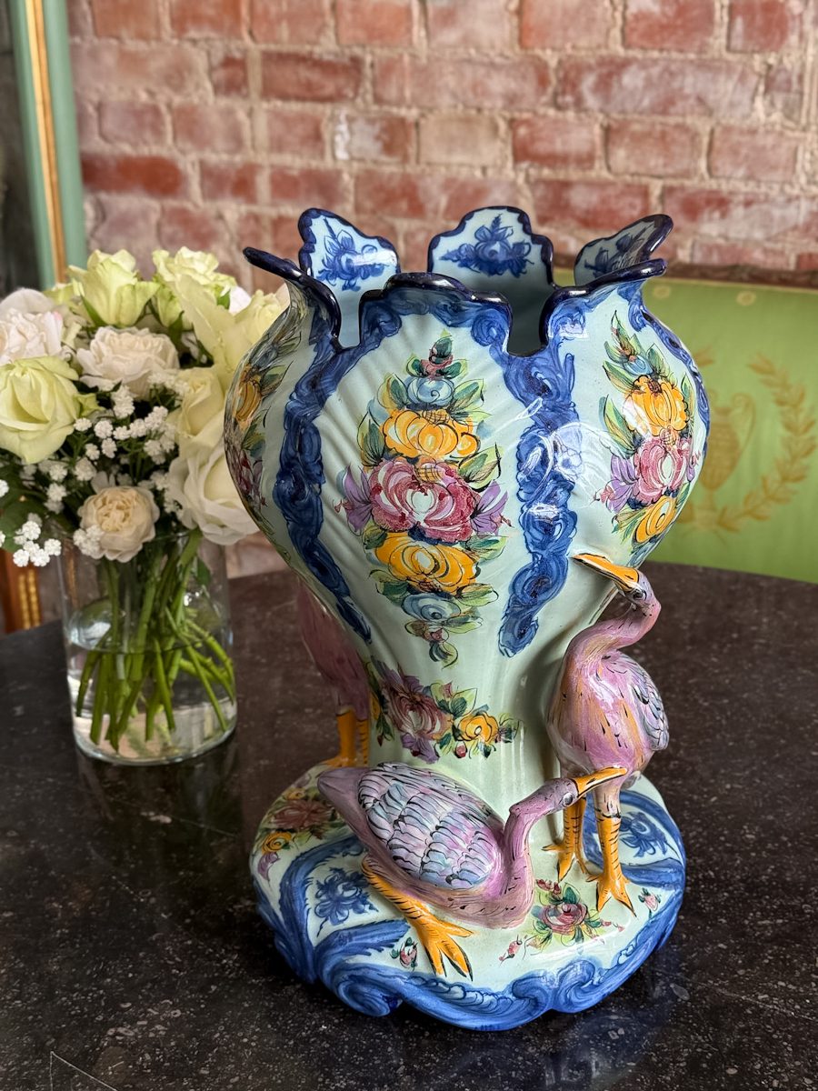 Stor antik portugisisk fajancevase med fugle - Vestal Alcobaça Stor antik portugisisk fajancevase med fugle - Vestal Alcobaça, midten af 1900-tallet