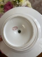 Antīka Francijas rozā porcelāna deserta servīze ar monogrammu — Vve J. Mourlot, Paris (Antique French porcelain dessert set with pink borders and gold monogram) (5965) - Image 18
