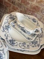Antīka fajansa pusdienu servīze ar zilu ziedu dekoru — "Ortus" (Antique blue and white faience dinner service with floral decor) (5900) - Image 8