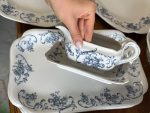 Antīka fajansa pusdienu servīze ar zilu ziedu dekoru — "Ortus" (Antique blue and white faience dinner service with floral decor) (5900) - Image 14