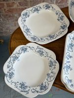 Antīka fajansa pusdienu servīze ar zilu ziedu dekoru — "Ortus" (Antique blue and white faience dinner service with floral decor) (5900) - Image 18