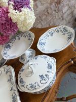 Antīka fajansa pusdienu servīze ar zilu ziedu dekoru — "Ortus" (Antique blue and white faience dinner service with floral decor) (5900) - Image 15