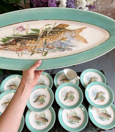 Antikt porcelæns fiskefad med turkis kant – Historicisme stil