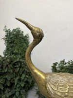 Trana med upphöjd hals — Mässing eller bronsfigur, asiatisk djurkonst, Japan eller Kina, ca 1950–1980. Trana, medelstor, medeltung (4418) - Bild 14