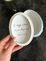 Antique French Limoges Porcelain Box with Fragonard Scene Painting and Signature (6714) - Image 6
