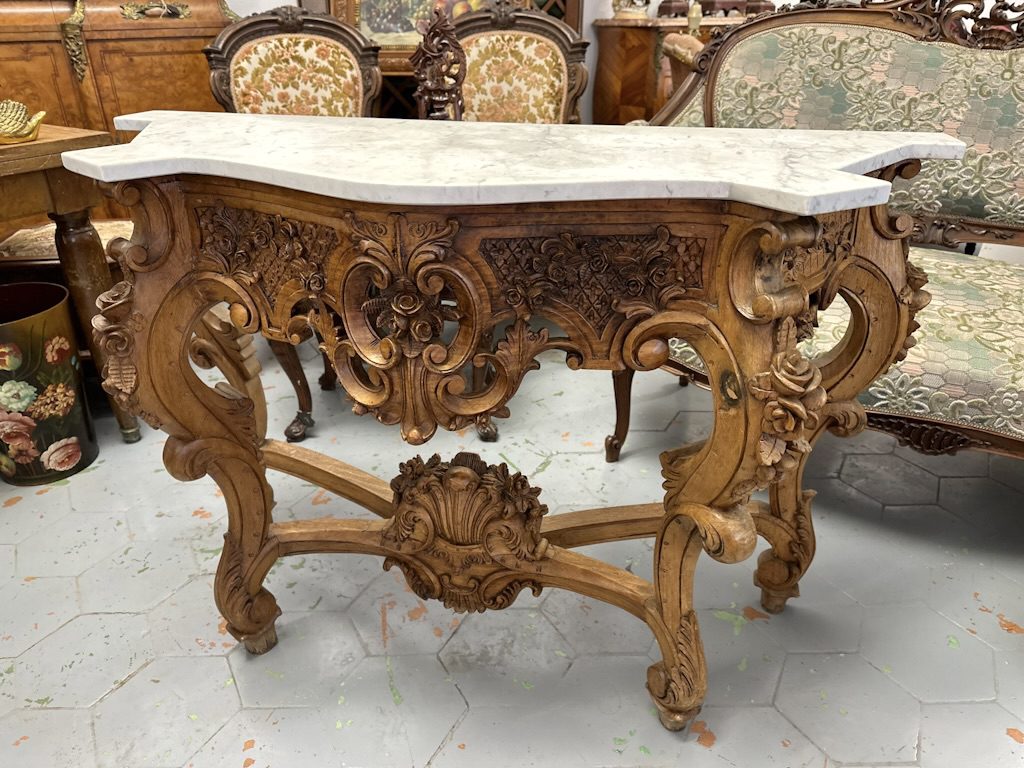 Monumentāla Koka Konsole ar Balto Marmora Virsmu un Rocaille Grebumu — Louis XV / Baroque, Francija, ap 1720.–1780. (4478) - Image 1