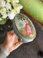 Antique French Limoges Porcelain Box with Fragonard Scene Painting and Signature (6714) - Image 8