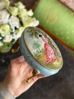 Antique French Limoges Porcelain Box with Fragonard Scene Painting and Signature (6714) - Image 10