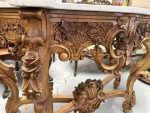 Monumentāla Koka Konsole ar Balto Marmora Virsmu un Rocaille Grebumu — Louis XV / Baroque, Francija, ap 1720.–1780. (4478) - Image 15