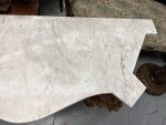 Monumentāla Koka Konsole ar Balto Marmora Virsmu un Rocaille Grebumu — Louis XV / Baroque, Francija, ap 1720.–1780. (4478) - Image 30