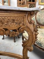 Monumentāla Koka Konsole ar Balto Marmora Virsmu un Rocaille Grebumu — Louis XV / Baroque, Francija, ap 1720.–1780. (4478) - Image 29