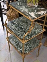 Trīsstāvīgs galds ar zaļu marmoru — Neoklasicisma stilā (Three Tier Marble Side Table) (7025) - Image 4