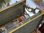 Trīsstāvīgs galds ar zaļu marmoru — Neoklasicisma stilā (Three Tier Marble Side Table) (7025) - Image 16