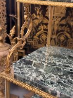 Trīsstāvīgs galds ar zaļu marmoru — Neoklasicisma stilā (Three Tier Marble Side Table) (7025) - Image 7