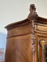 Izsmalcināts, Divdurvju, Spoguļu Drēbju Skapis ar Smalkiem Kokgriezumiem, Liela Izmēra (5298) - Image 9