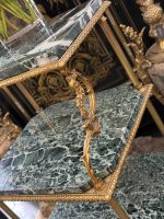 Trīsstāvīgs galds ar zaļu marmoru — Neoklasicisma stilā (Three Tier Marble Side Table) (7025) - Image 6